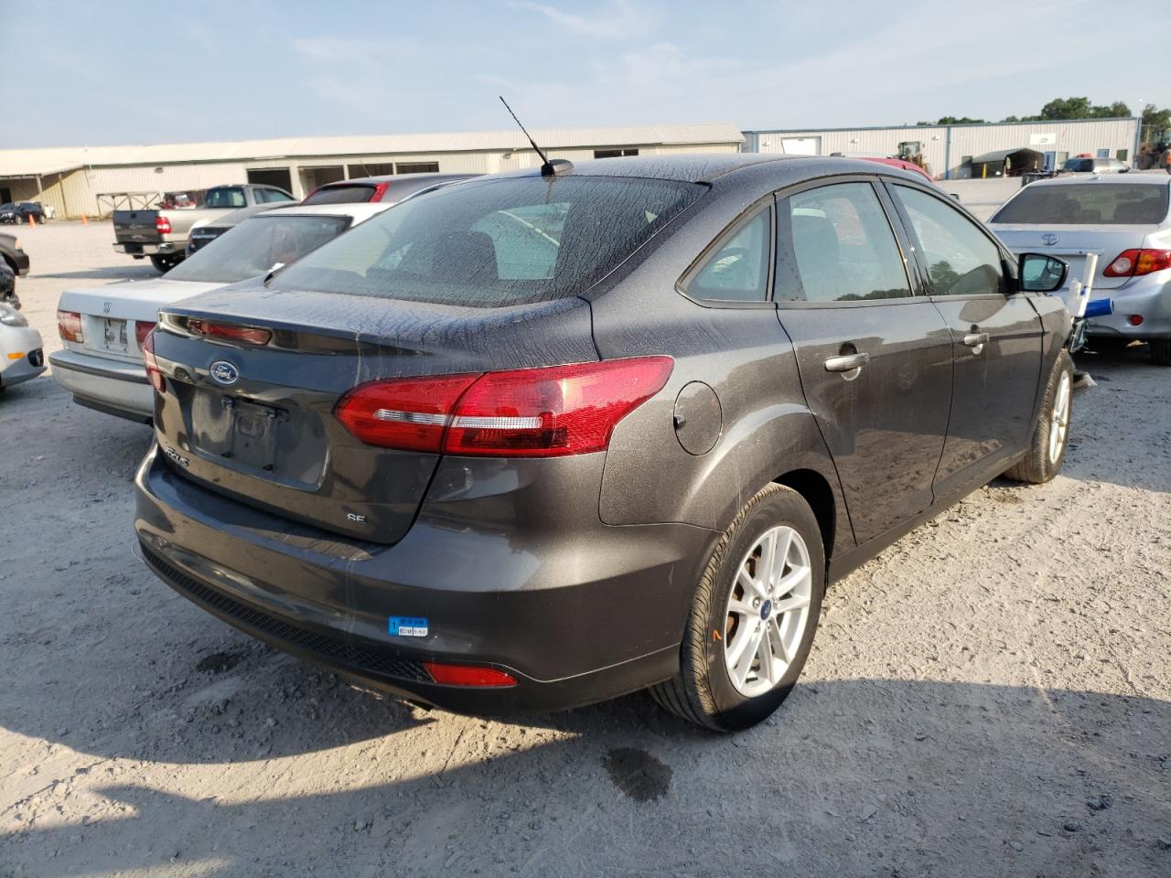 Photo 4 from auction – 2018 FORD FOCUS SE with VIN 1FADP3F27JL257105