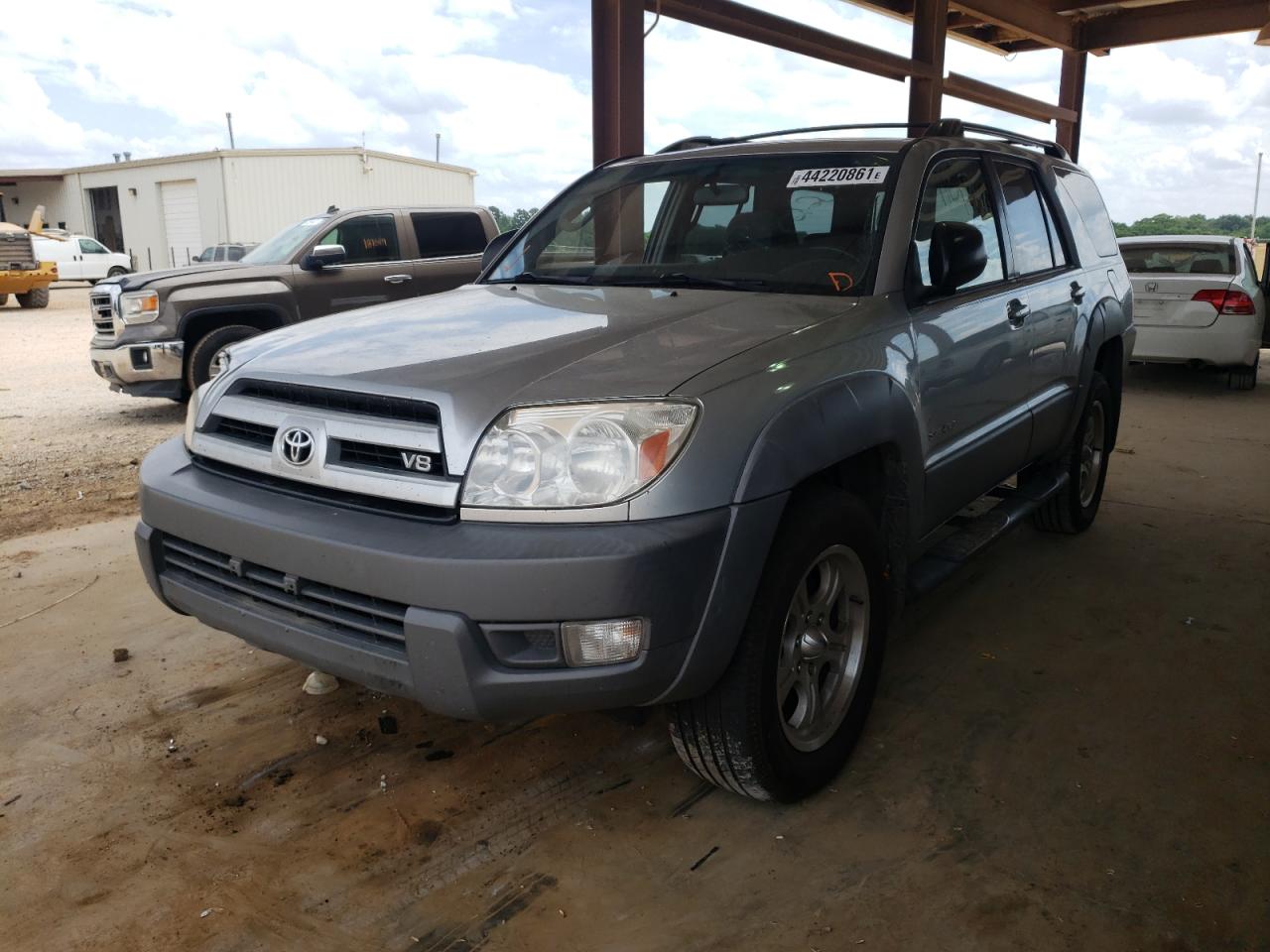 Photo 2 from auction – 2003 TOYOTA 4RUNNER SR with VIN JTEBT14R030010882