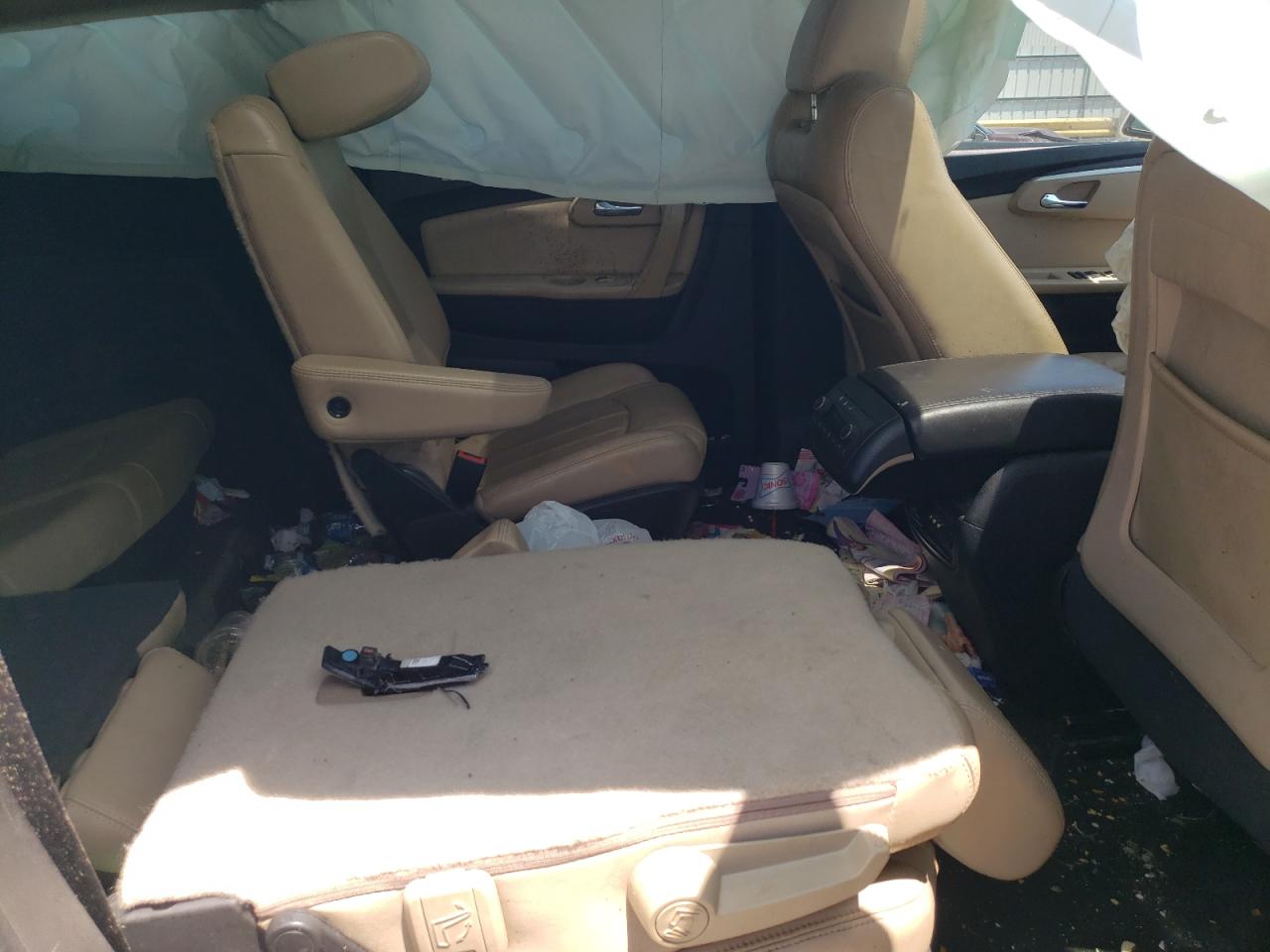 Photo 6 from auction – 2012 CHEVROLET TRAVERSE L with VIN 1GNKRLED6CJ369754