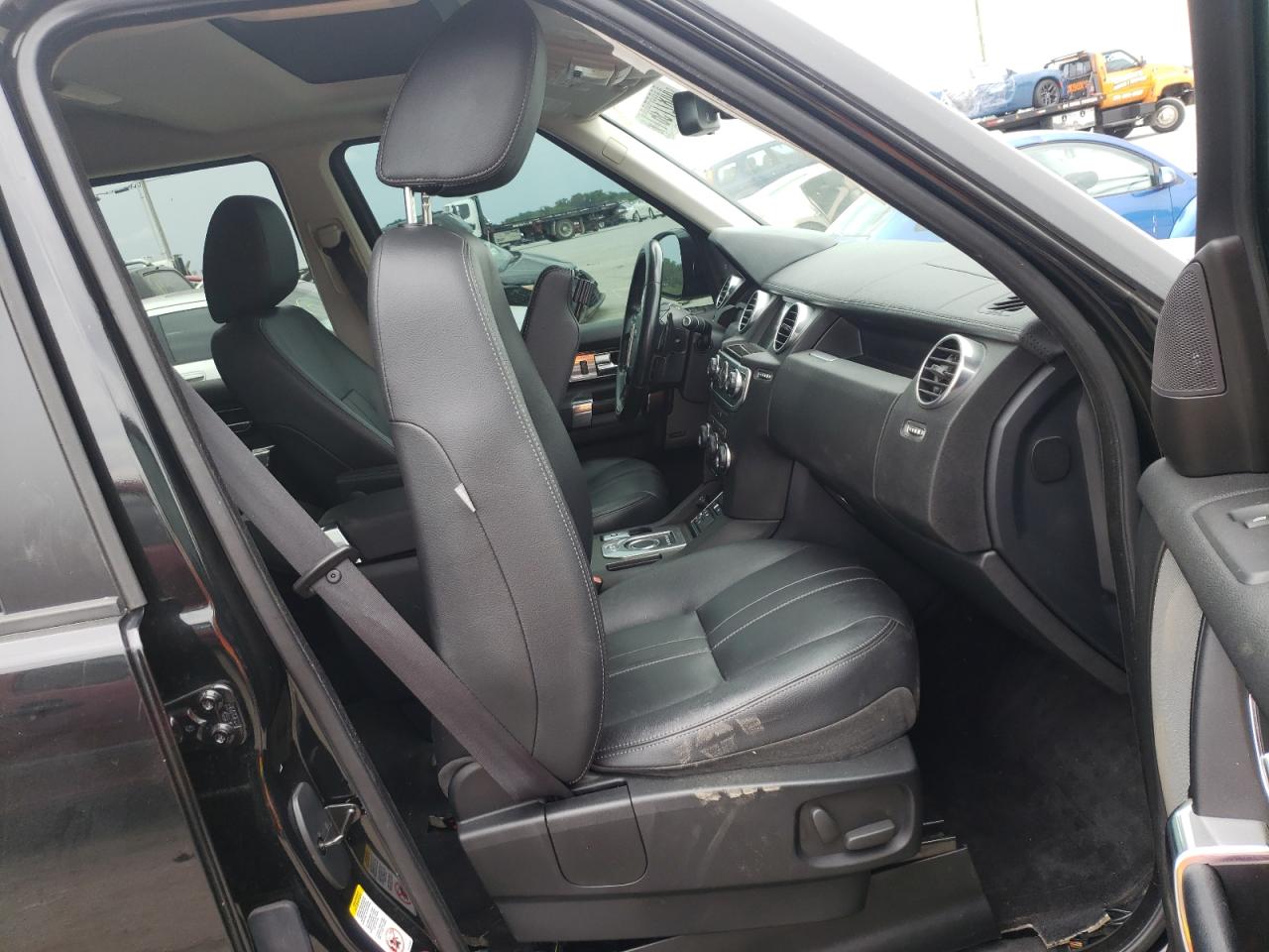 Photo 5 from auction – 2015 LAND ROVER LR4 HSE with VIN SALAG2V66FA770398