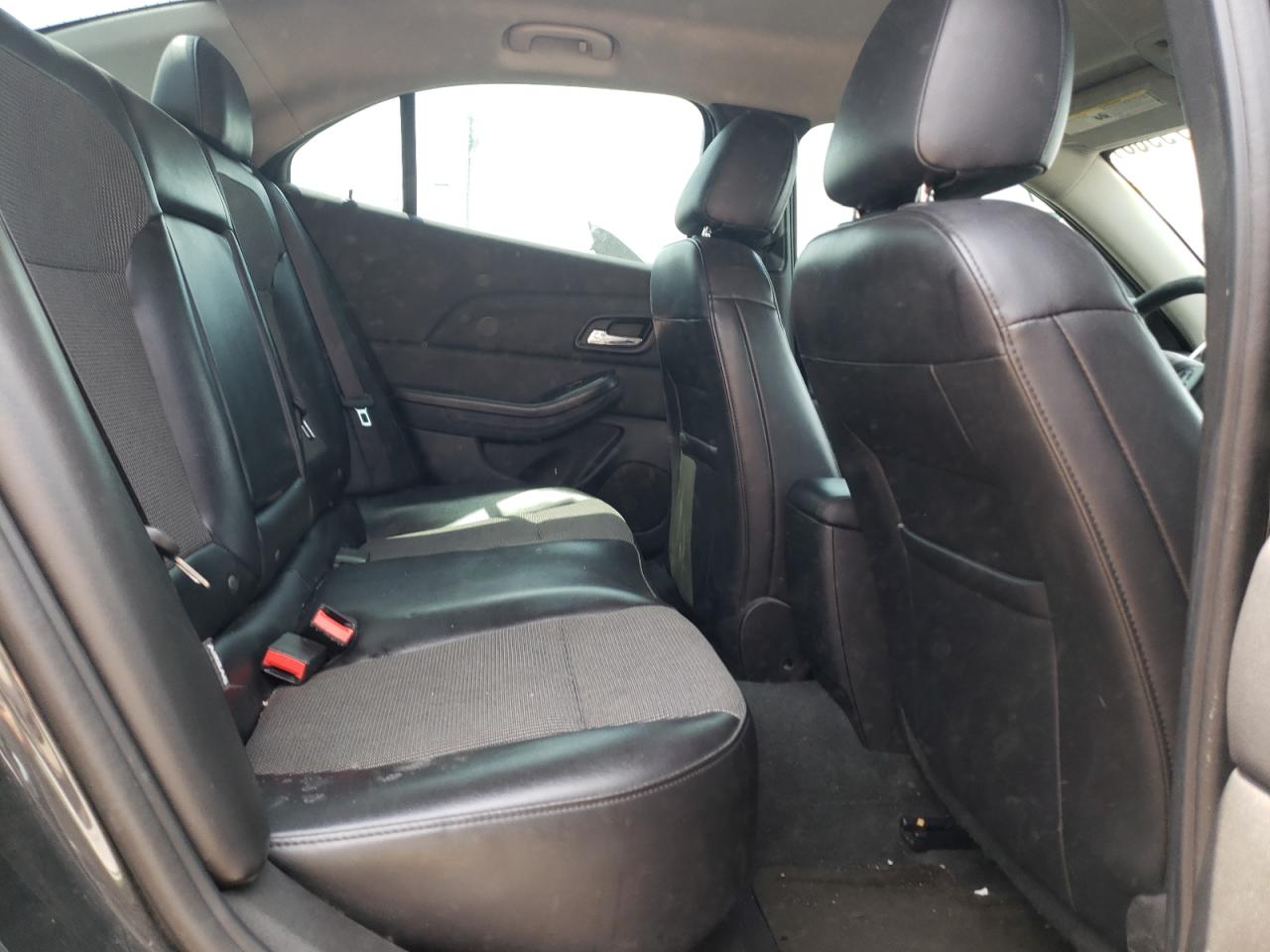 Photo 6 from auction – 2015 CHEVROLET MALIBU with VIN 1G11C5SL1FF117990