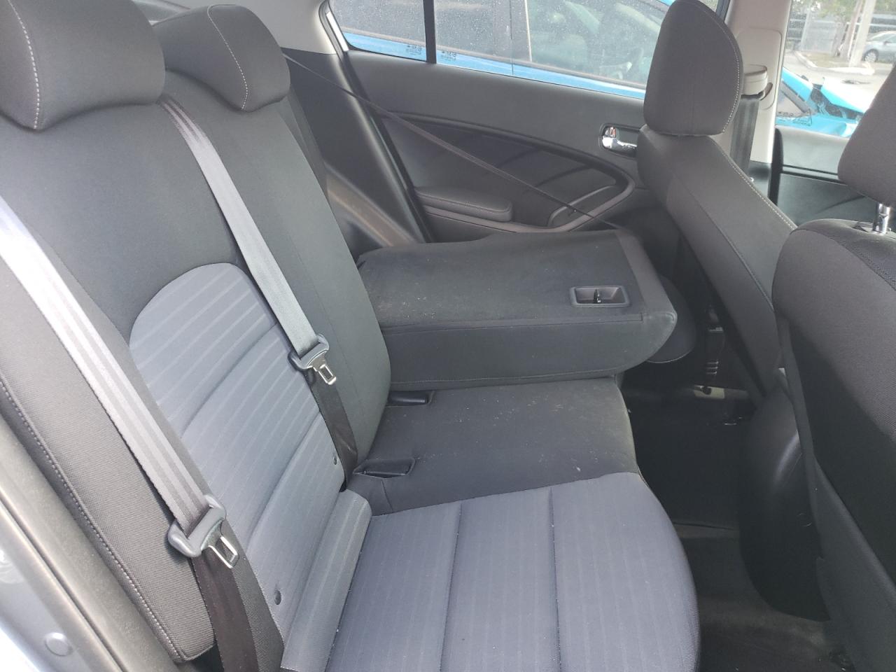 Photo 6 from auction – 2017 KIA FORTE LX with VIN 3KPFL4A70HE126544