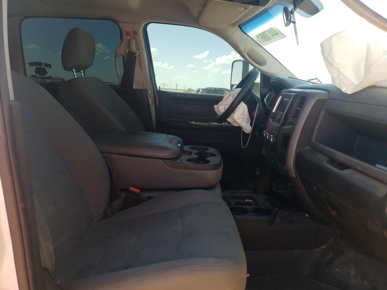 Photo 5 from auction – 2017 RAM 2500 ST with VIN 3C6UR5HL4HG780649