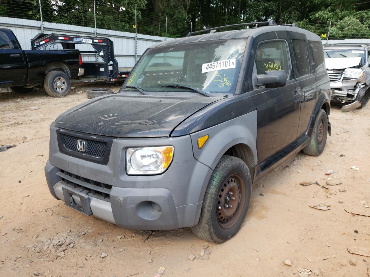 Photo 2 from auction – 2005 HONDA ELEMENT LX with VIN 5J6YH17375L009294