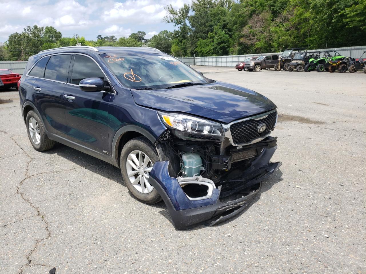 KIA SORENTO LX 2018 with VIN 5XYPGDA33JG429445 - Photo from auction