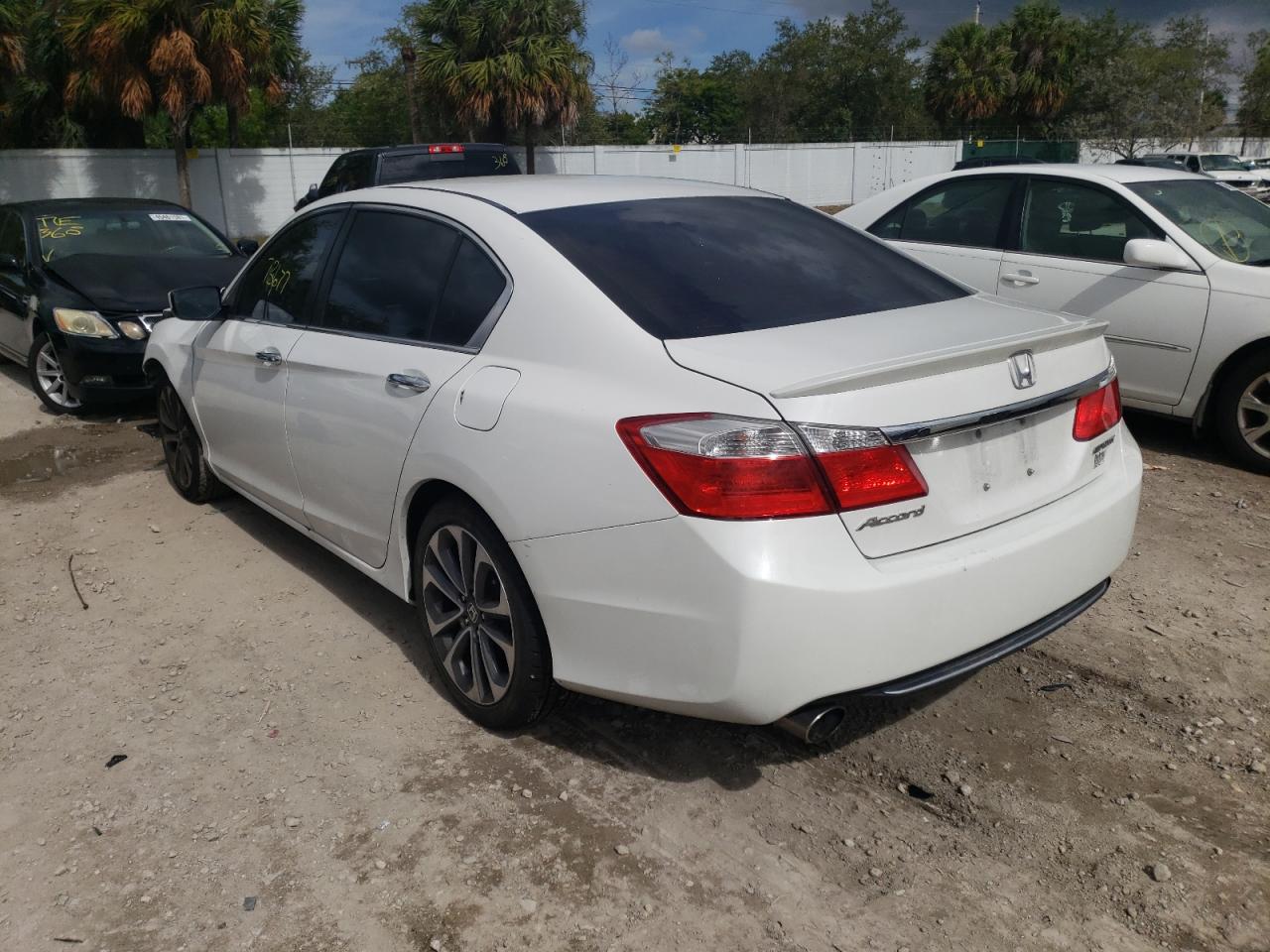 Photo 3 from auction – 2015 HONDA ACCORD SPO with VIN 1HGCR2F52FA194617