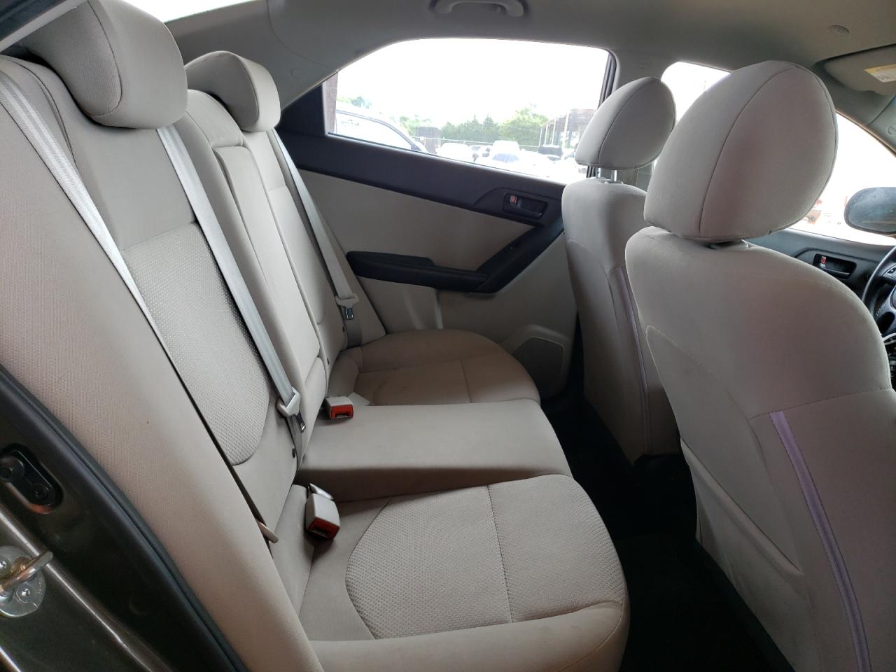 Photo 6 from auction – 2010 KIA FORTE EX with VIN KNAFU4A2XA5844618