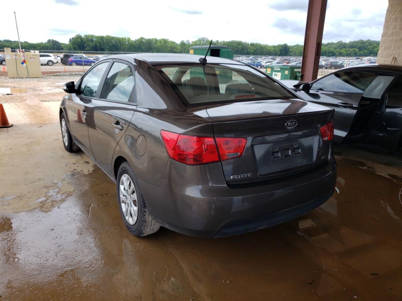 Photo 3 from auction – 2010 KIA FORTE EX with VIN KNAFU4A2XA5844618