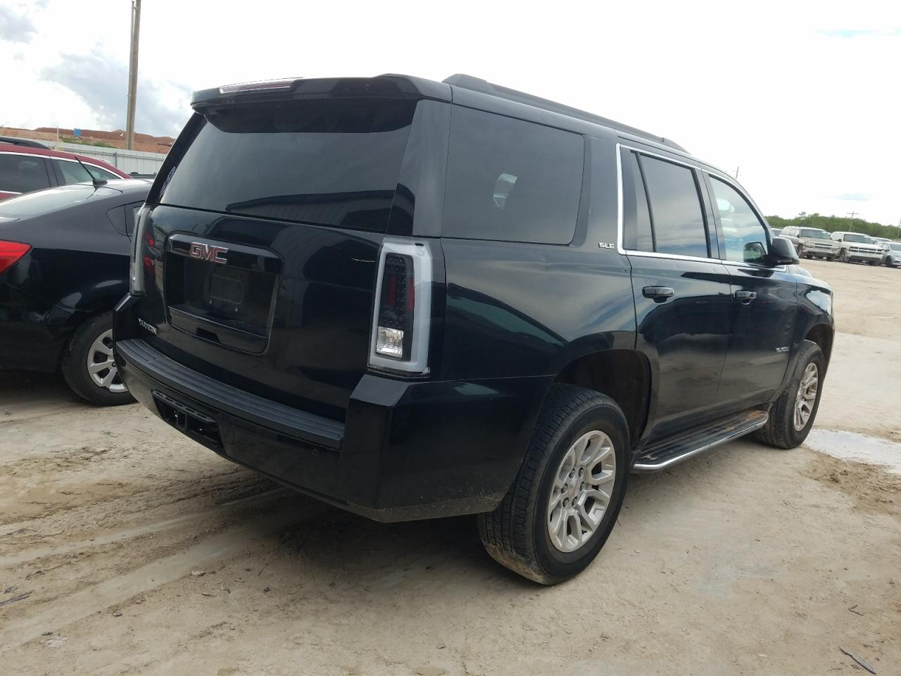 Photo 4 from auction – 2016 GMC YUKON SLE with VIN 1GKS1AKC7GR308599