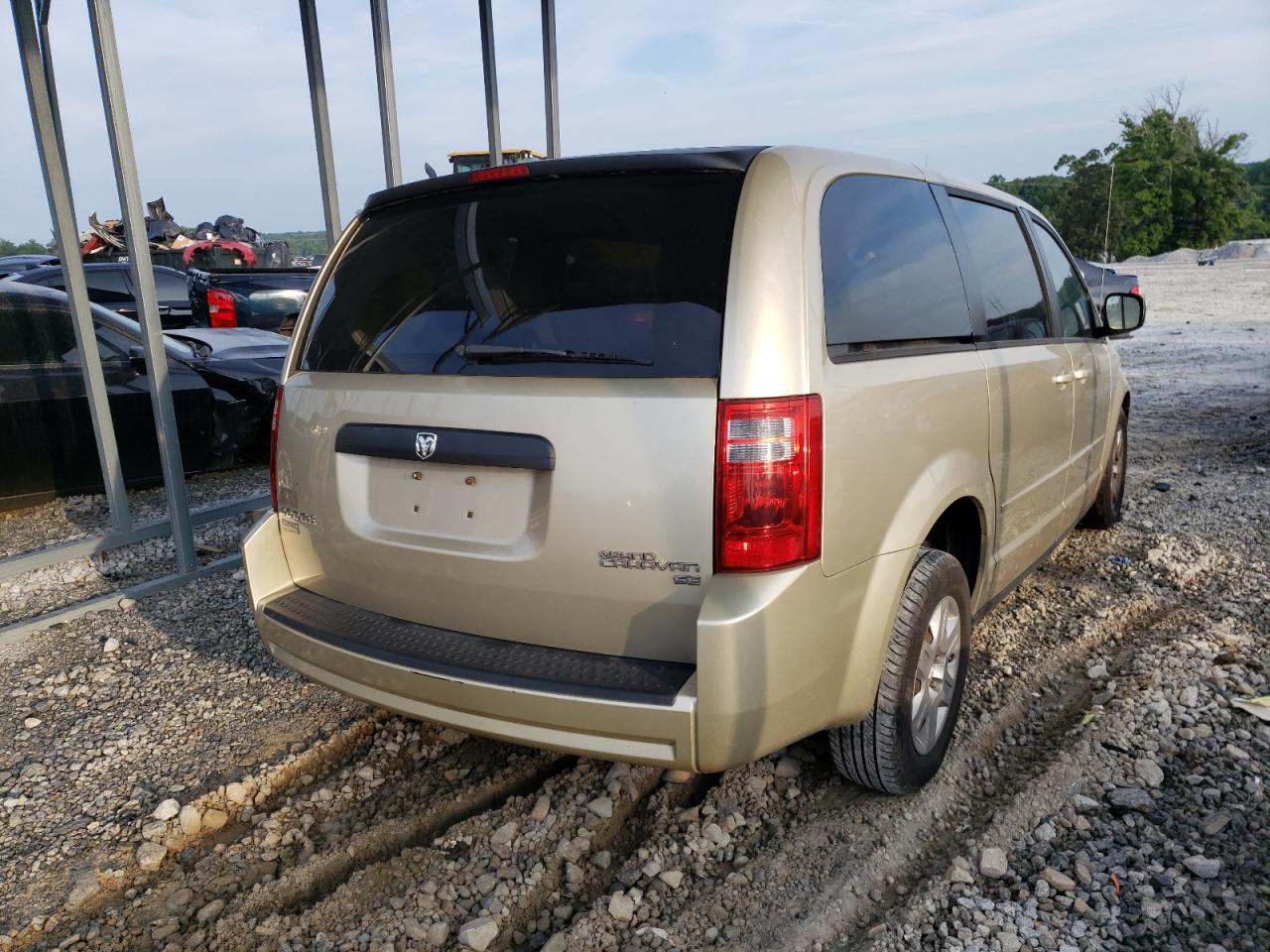 Photo 4 from auction – 2010 DODGE GRAND CARA with VIN 2D4RN4DE3AR334975