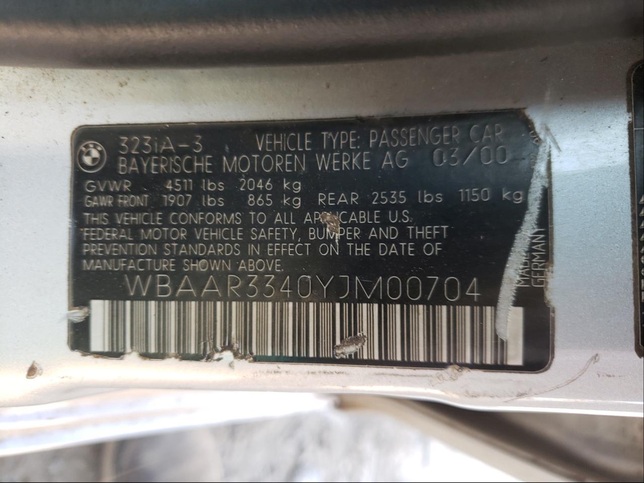 Photo 10 from auction – 2000 BMW 323 IT with VIN WBAAR3340YJM00704