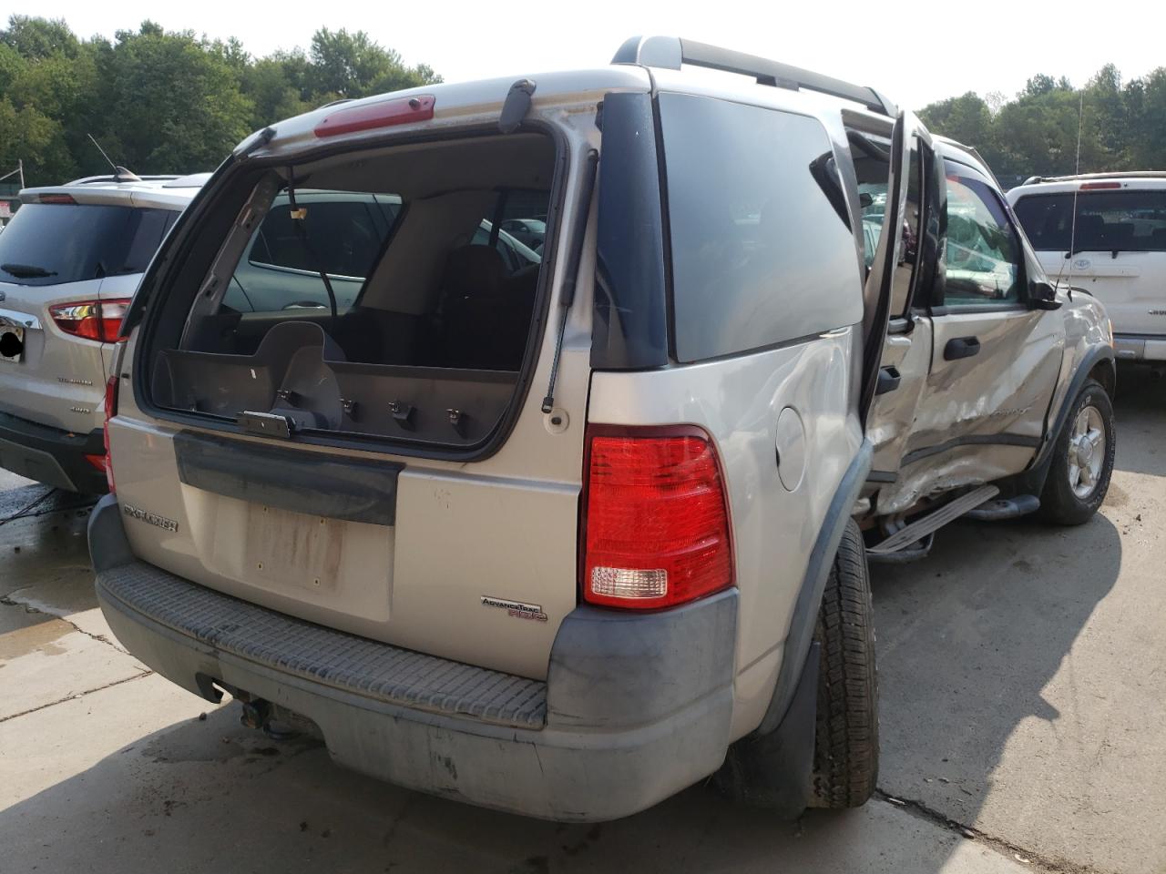 Photo 4 from auction – 2005 FORD EXPLORER X with VIN 1FMZU72K65UB03907