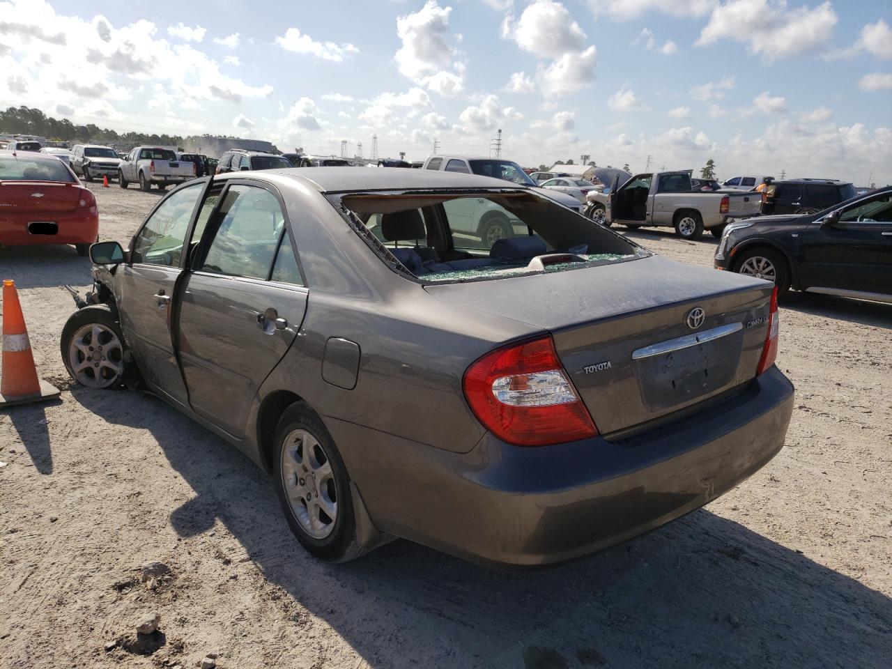 Photo 3 from auction – 2002 TOYOTA CAMRY LE with VIN 4T1BE32KX2U640699