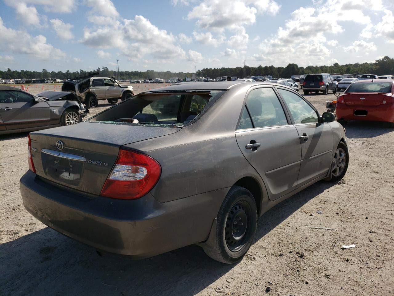 Photo 4 from auction – 2002 TOYOTA CAMRY LE with VIN 4T1BE32KX2U640699