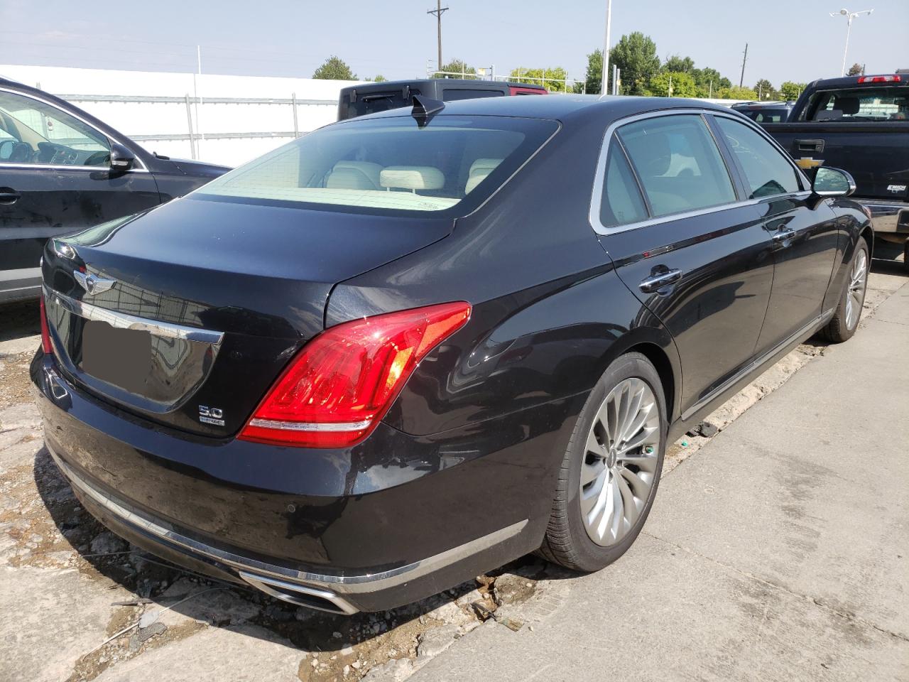 Photo 4 from auction – 2019 GENESIS G90 ULTIMA with VIN KMTF54JH6KU059221