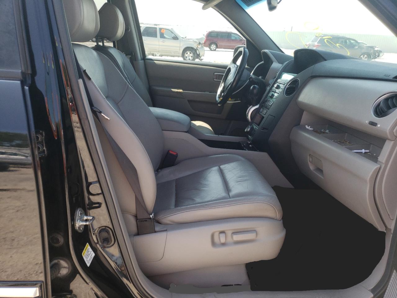 Photo 5 from auction – 2010 HONDA PILOT TOUR with VIN 5FNYF4H92AB005568