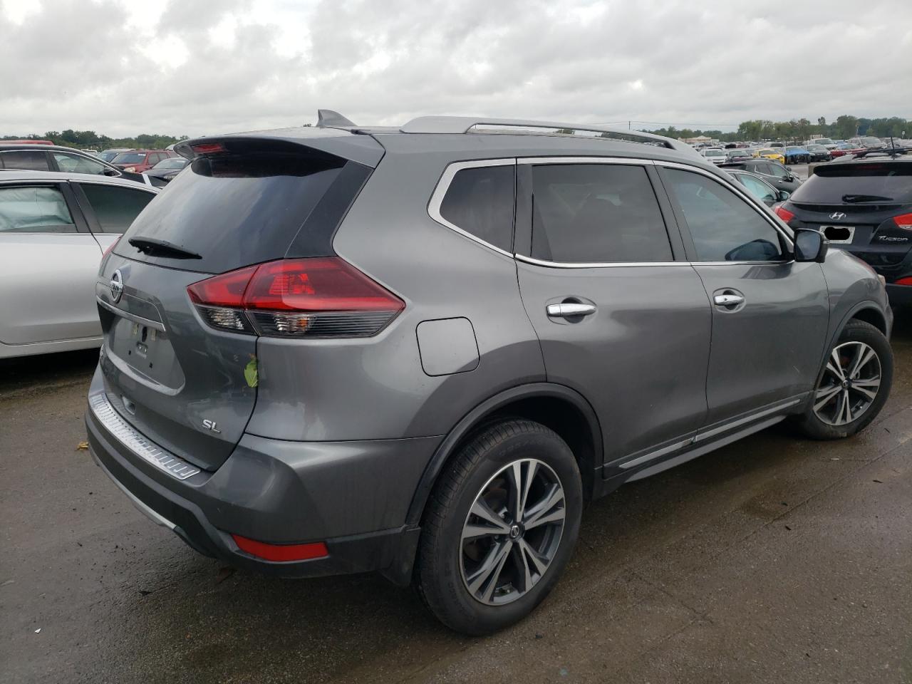 Photo 4 from auction – 2018 NISSAN ROGUE S with VIN 5N1AT2MT6JC758853