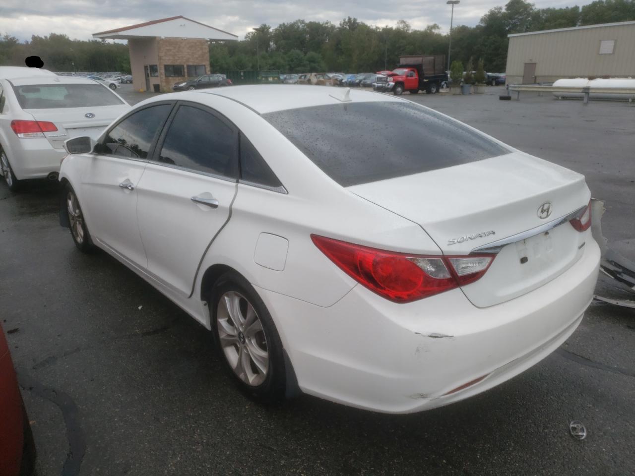 Photo 3 from auction – 2011 HYUNDAI SONATA SE with VIN 5NPEC4ACXBH035423