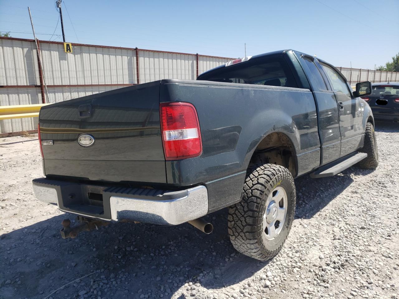 Photo 4 from auction – 2004 FORD F150 with VIN 1FTRX12W34NA59868