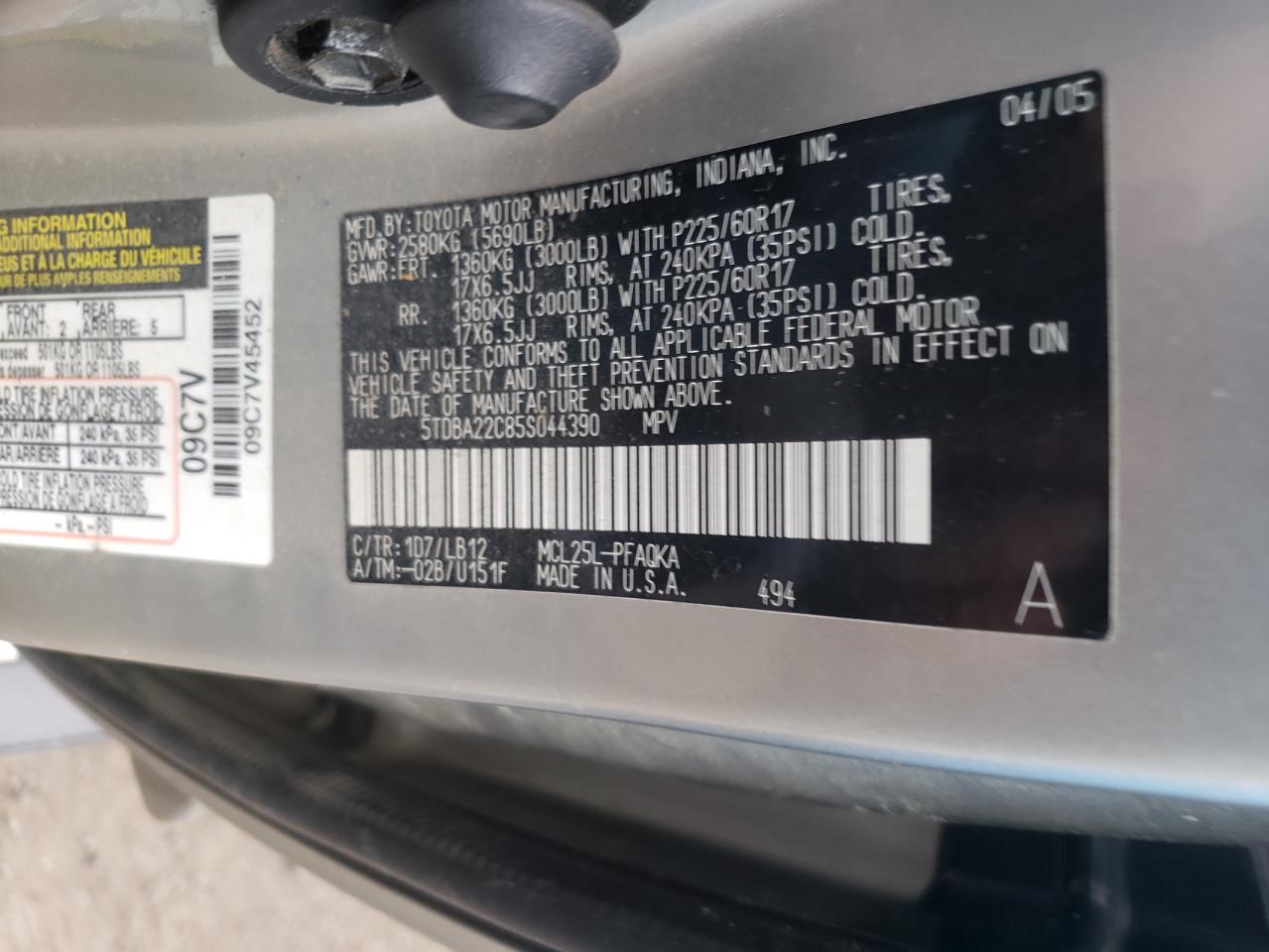 Photo 10 from auction – 2005 TOYOTA SIENNA XLE with VIN 5TDBA22C85S044390
