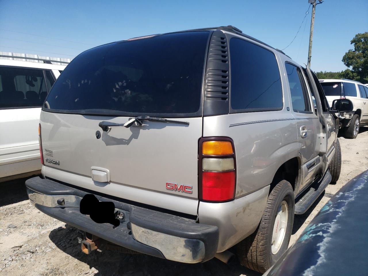 Photo 4 from auction – 2004 GMC YUKON with VIN 1GKEC13V84R162894