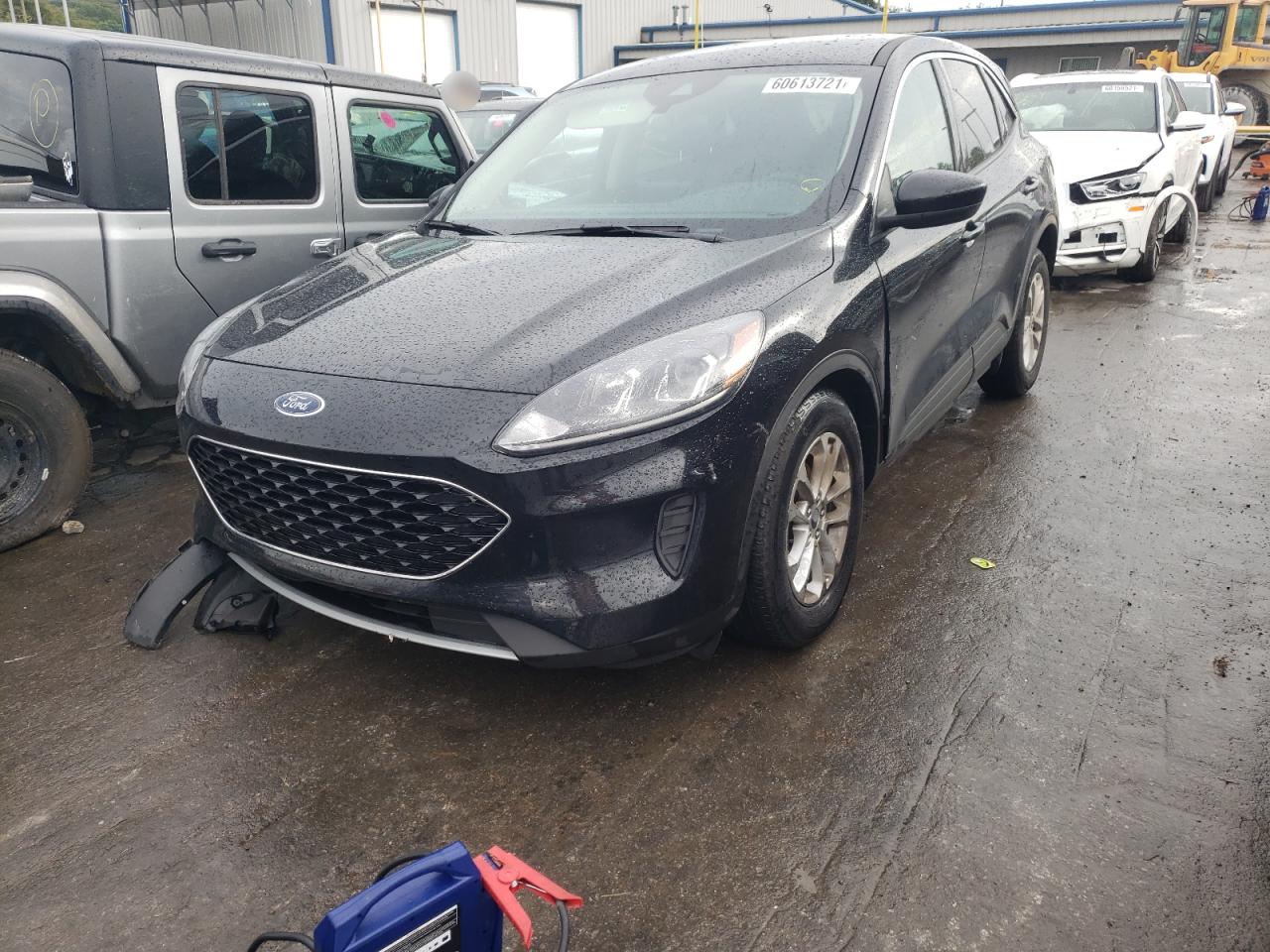 Photo 2 from auction – 2020 FORD ESCAPE SE with VIN 1FMCU0G60LUB57192