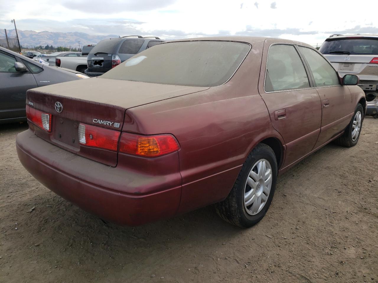 Photo 4 from auction – 2000 TOYOTA CAMRY CE with VIN 4T1BG22K9YU628573
