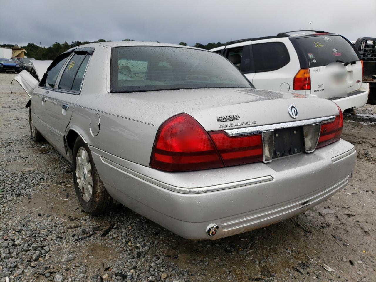 Photo 3 from auction – 2005 MERCURY GRAND MARQ with VIN 2MEFM75W15X668370