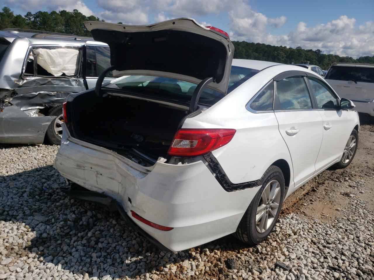 Photo 4 from auction – 2015 HYUNDAI SONATA SE with VIN 5NPE24AF4FH086824