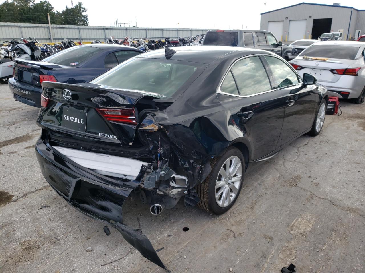 Photo 4 from auction – 2016 LEXUS IS 200T with VIN JTHBA1D21G5036766