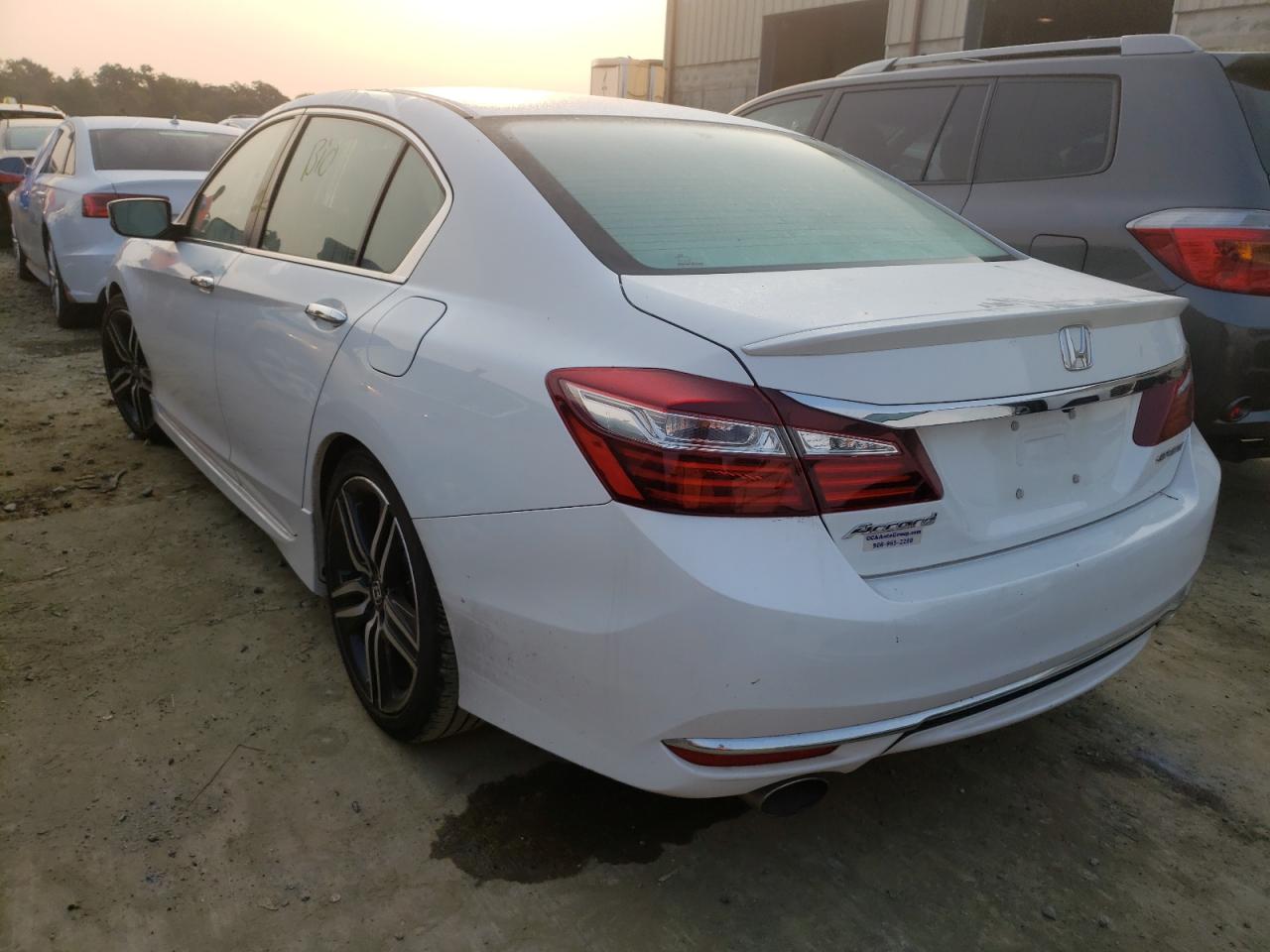 Photo 3 from auction – 2017 HONDA ACCORD SPO with VIN 1HGCR2F53HA042168