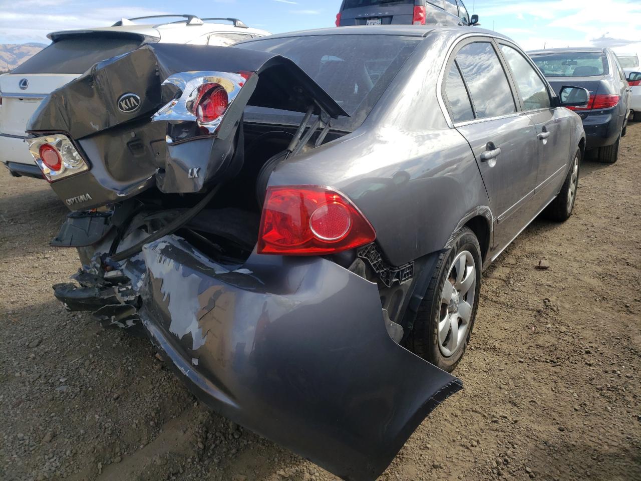 Photo 4 from auction – 2007 KIA OPTIMA with VIN KNAGE123675135474