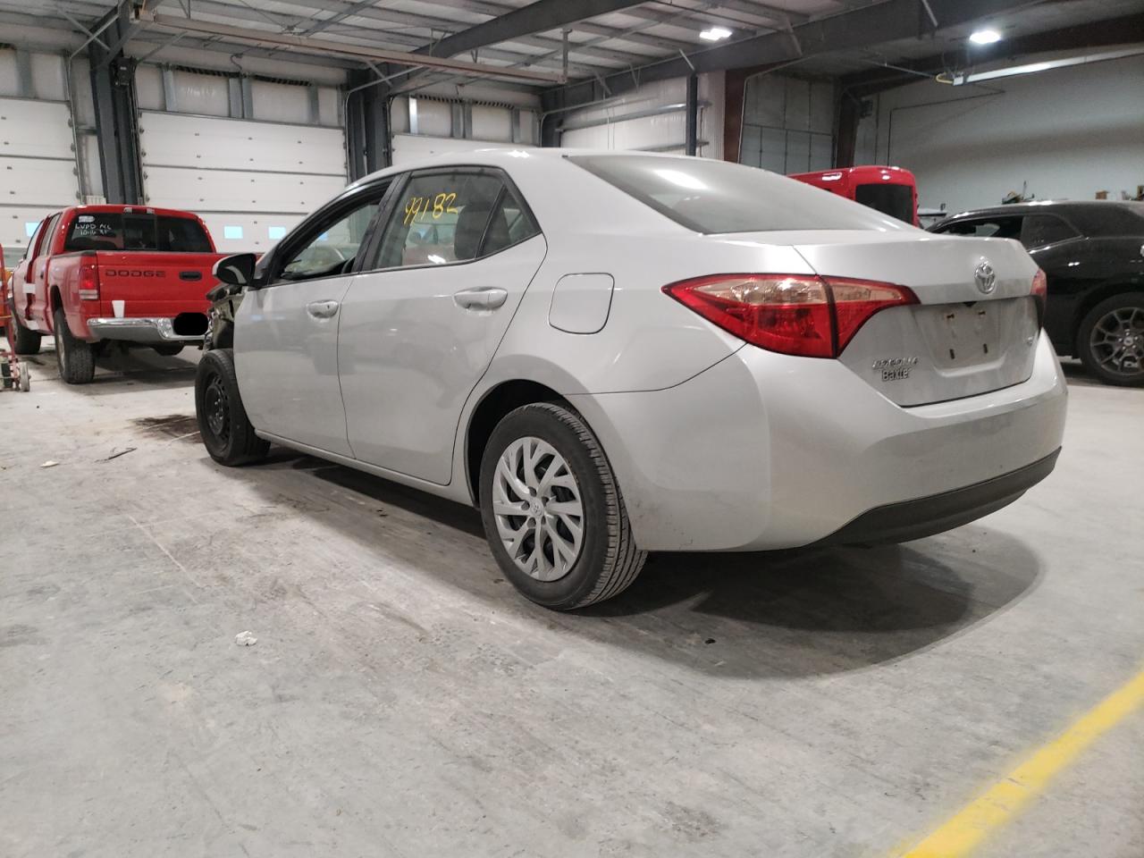 Photo 3 from auction – 2017 TOYOTA COROLLA L with VIN 5YFBURHEXHP713314