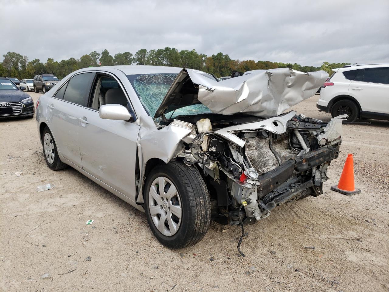Zdjęcie 1 z aukcji – 2011 TOYOTA CAMRY BASE z VIN 4T1BF3EK1BU676807