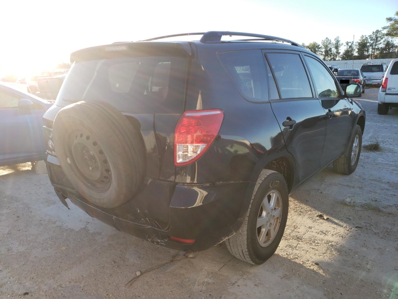 Photo 4 from auction – 2007 TOYOTA RAV4 with VIN JTMZD33V475071526