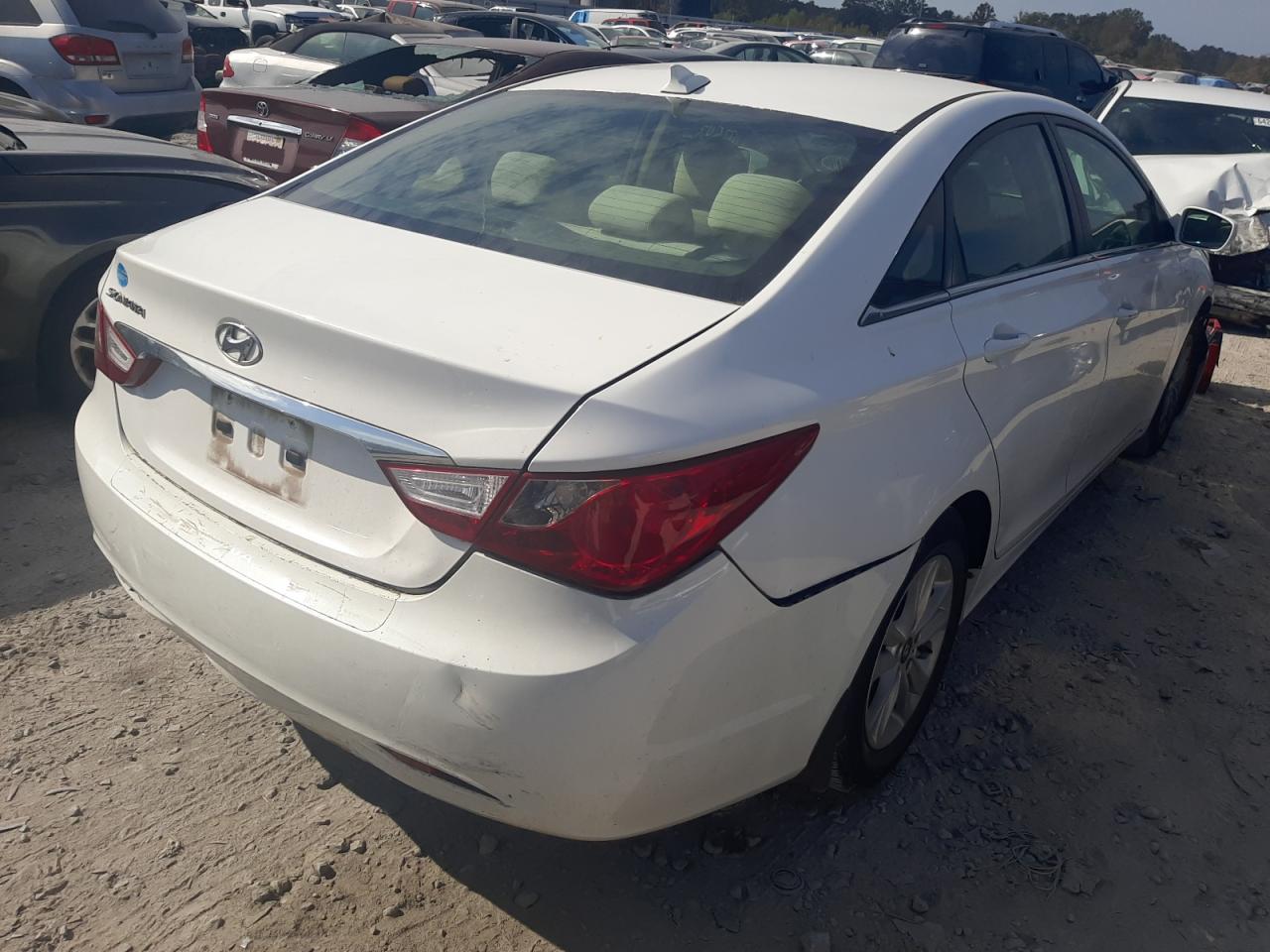 Photo 4 from auction – 2013 HYUNDAI SONATA GLS with VIN 5NPEB4AC3DH800655