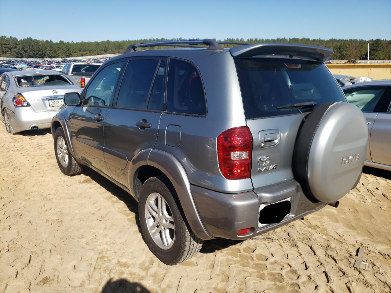 Photo 3 from auction – 2005 TOYOTA RAV4 with VIN JTEGD20V650081969