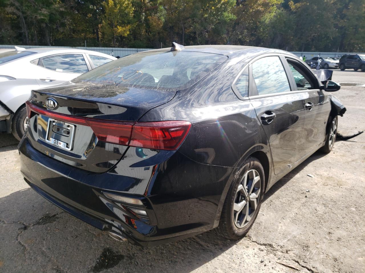 Photo 4 from auction – 2021 KIA FORTE FE with VIN 3KPF24AD3ME384768