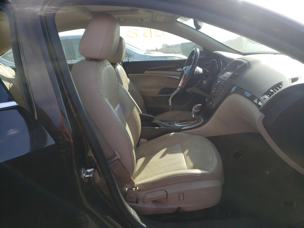 Photo 5 from auction – 2011 BUICK REGAL CXL with VIN W04GP5EC8B1139309