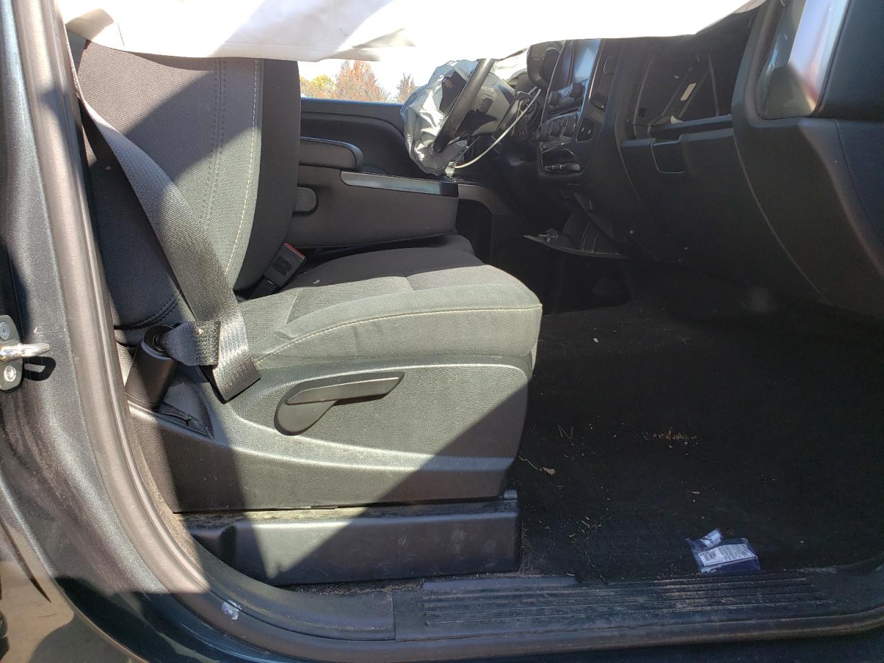 Photo 5 from auction – 2018 CHEVROLET SILVERADO with VIN 2GCVKREC5J1110376
