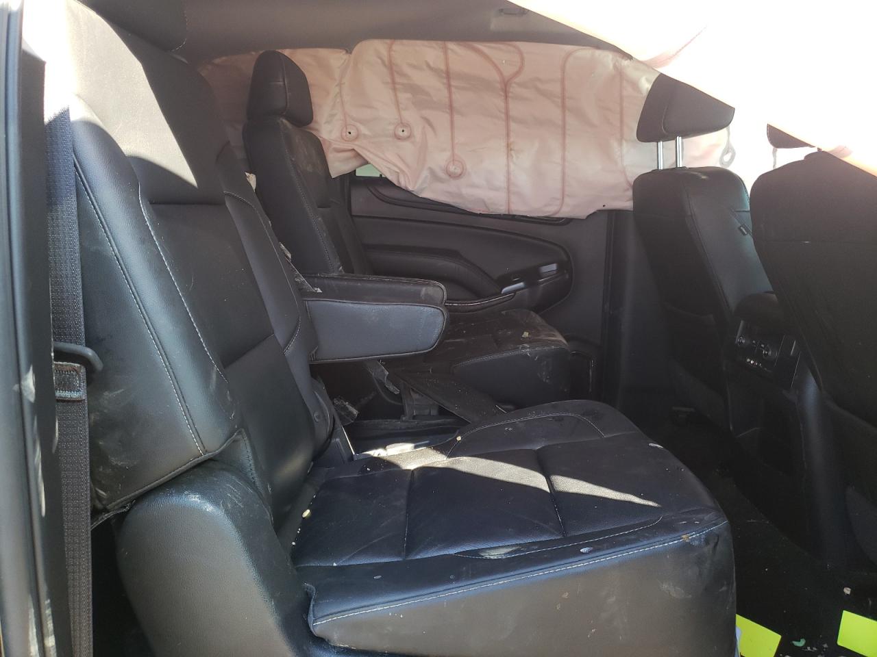 Photo 6 from auction – 2016 CHEVROLET SUBURBAN K with VIN 1GNSKHKC8GR103513
