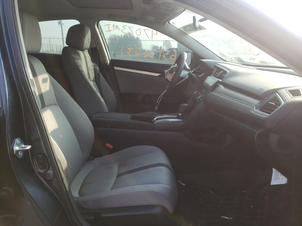 Photo 5 from auction – 2017 HONDA CIVIC EX with VIN 19XFC2F79HE001538