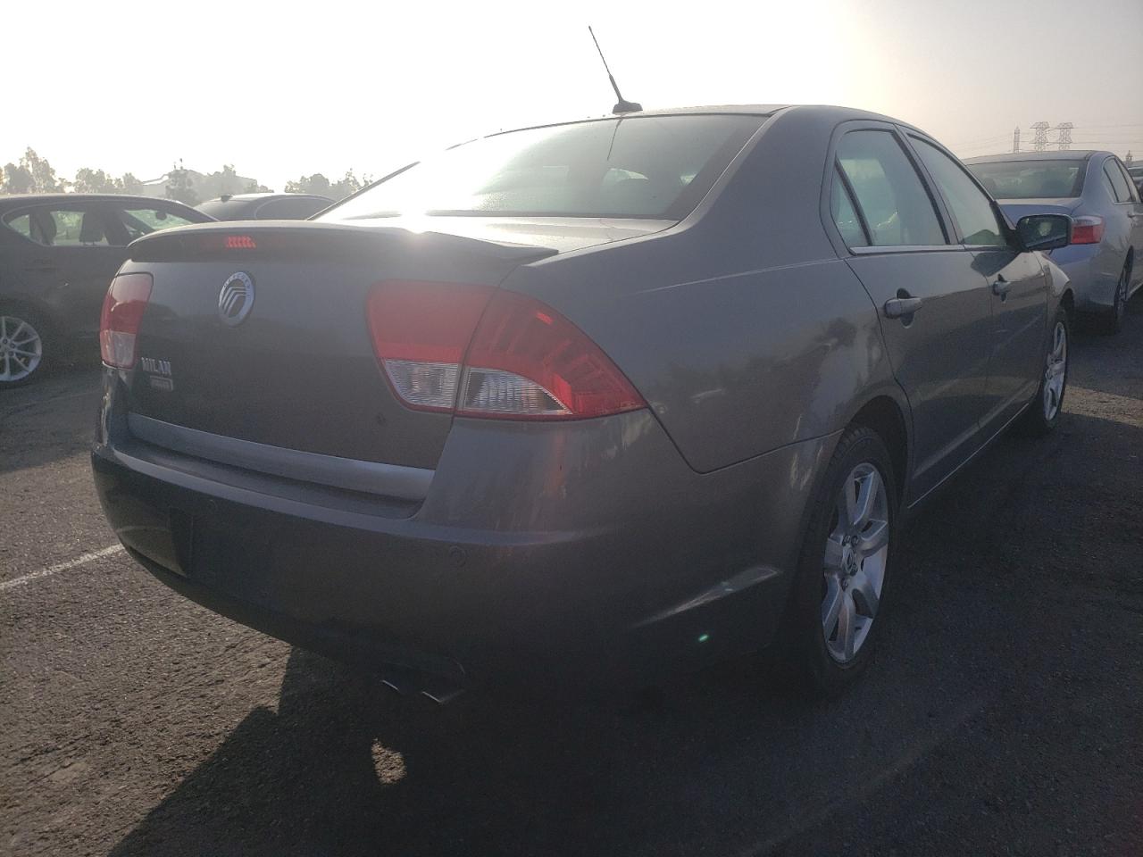 Photo 4 from auction – 2010 MERCURY MILAN PREM with VIN 3MEHM0JA3AR655378