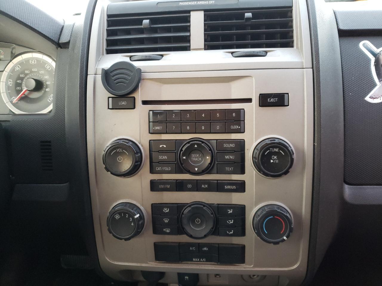 Photo 9 from auction – 2010 FORD ESCAPE XLT with VIN 1FMCU0DG0AKA95377