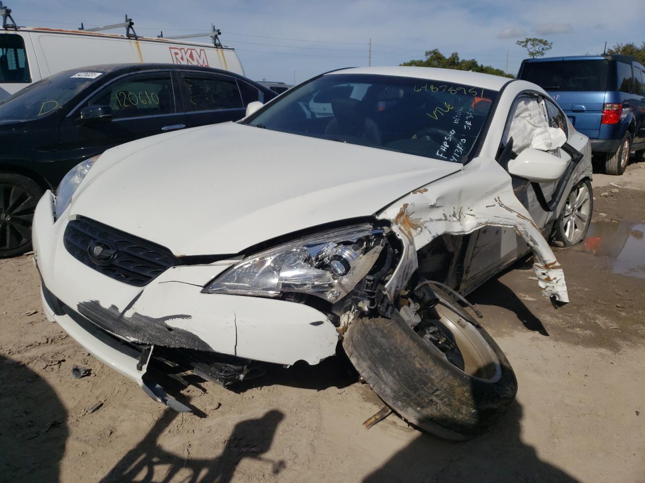 Photo 2 from auction – 2012 HYUNDAI GENESIS CO with VIN KMHHT6KDXCU068845