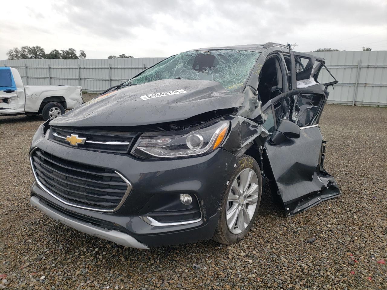 Photo 2 from auction – 2020 CHEVROLET TRAX PREMI with VIN 3GNCJRSB8LL219087