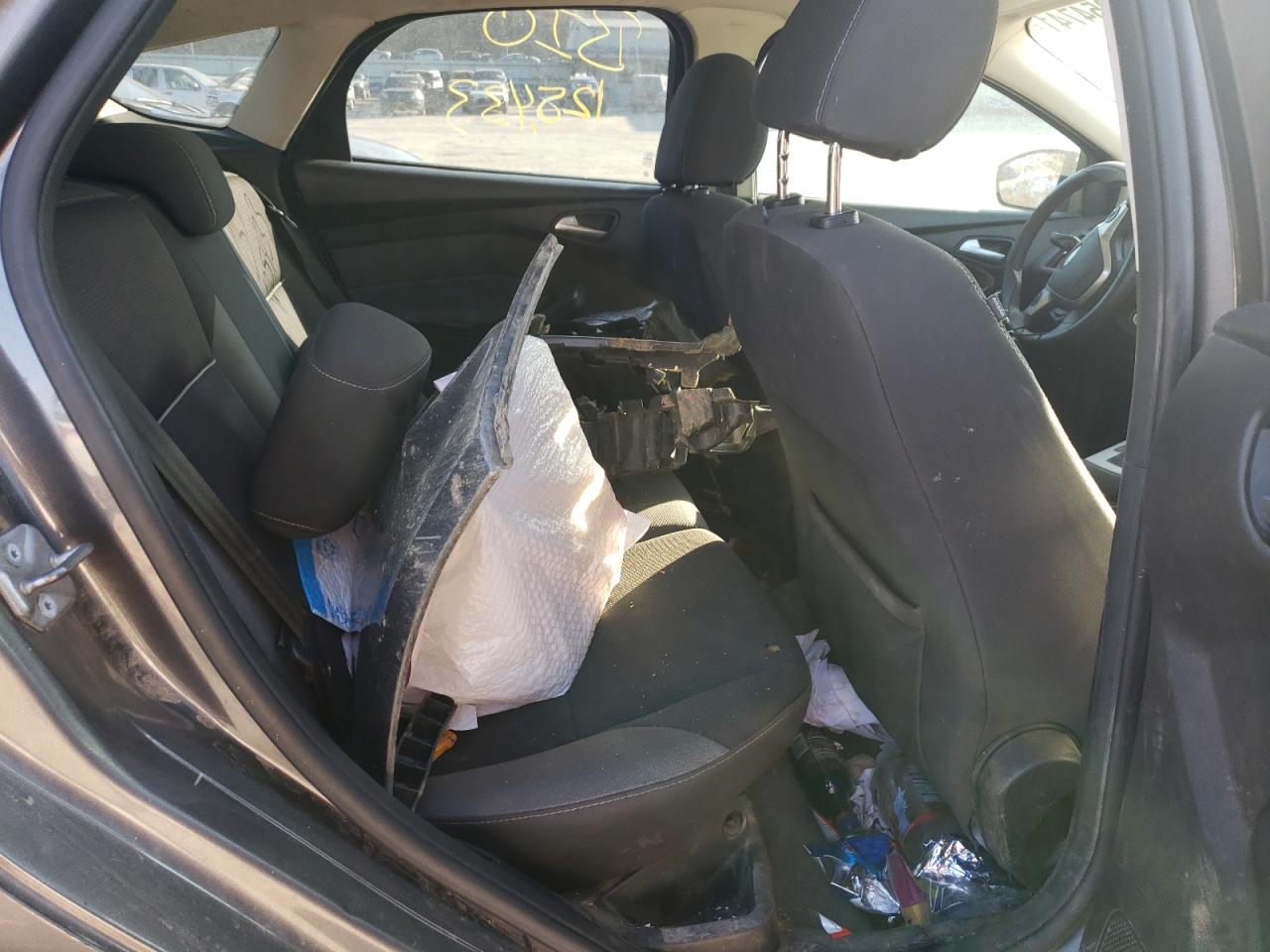 Photo 6 from auction – 2014 FORD FOCUS SE with VIN 1FADP3K26EL255468
