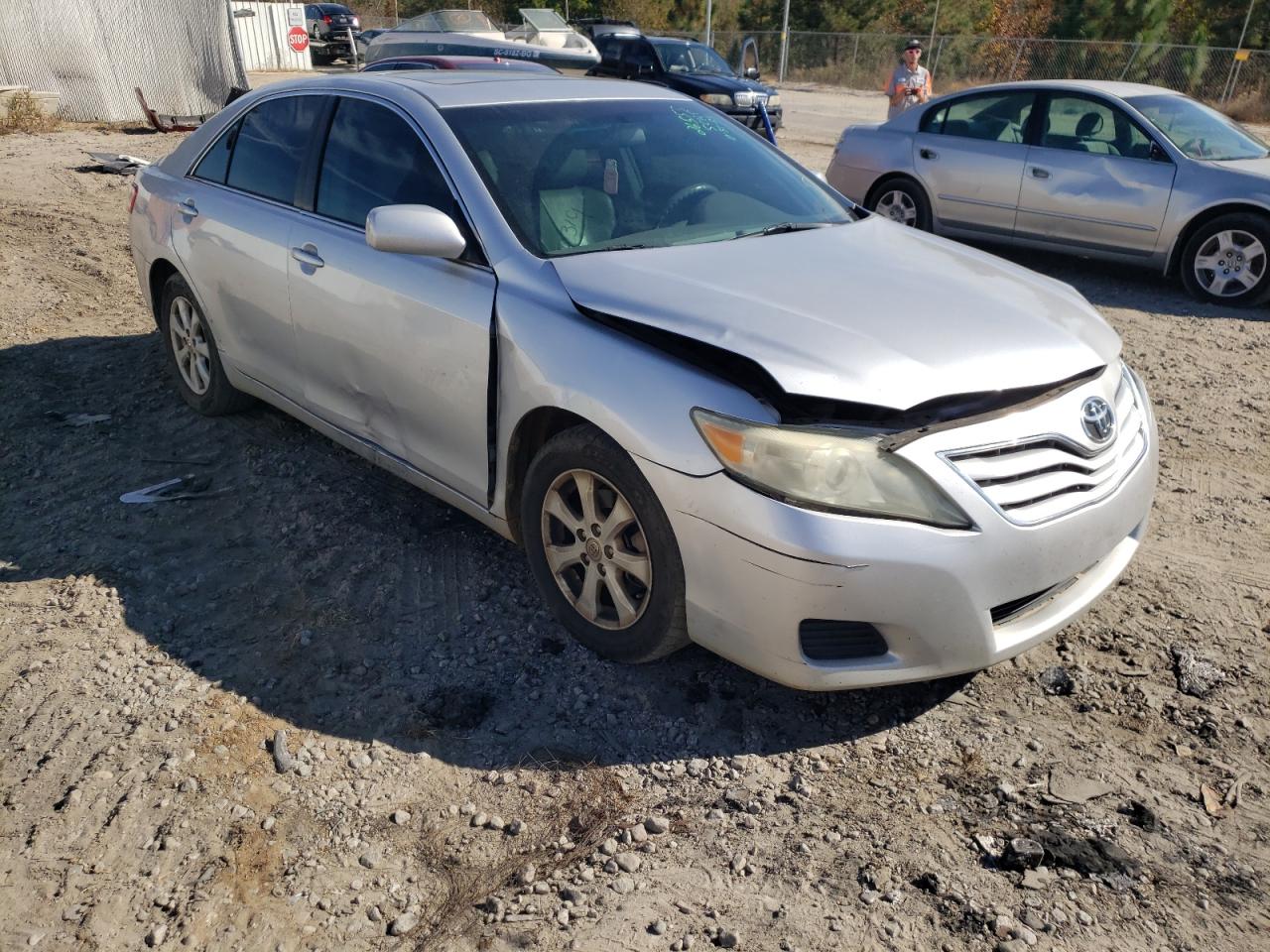TOYOTA CAMRY BASE 2011 مع رقم تعريف المركبة 4T1BF3EK8BU135253 - صورة من المزاد