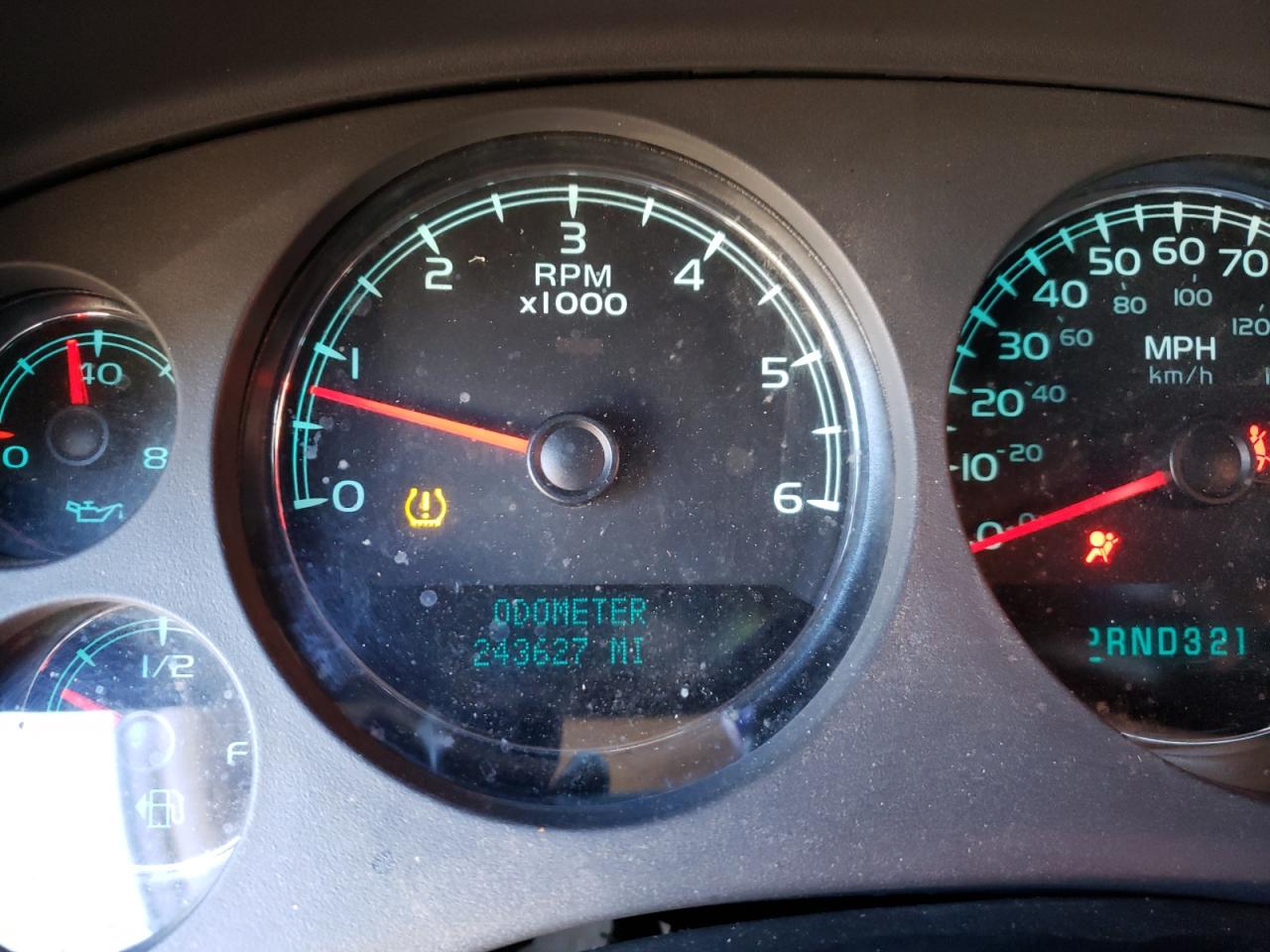 Photo 8 from auction – 2007 GMC YUKON with VIN 1GKFC13007R307925