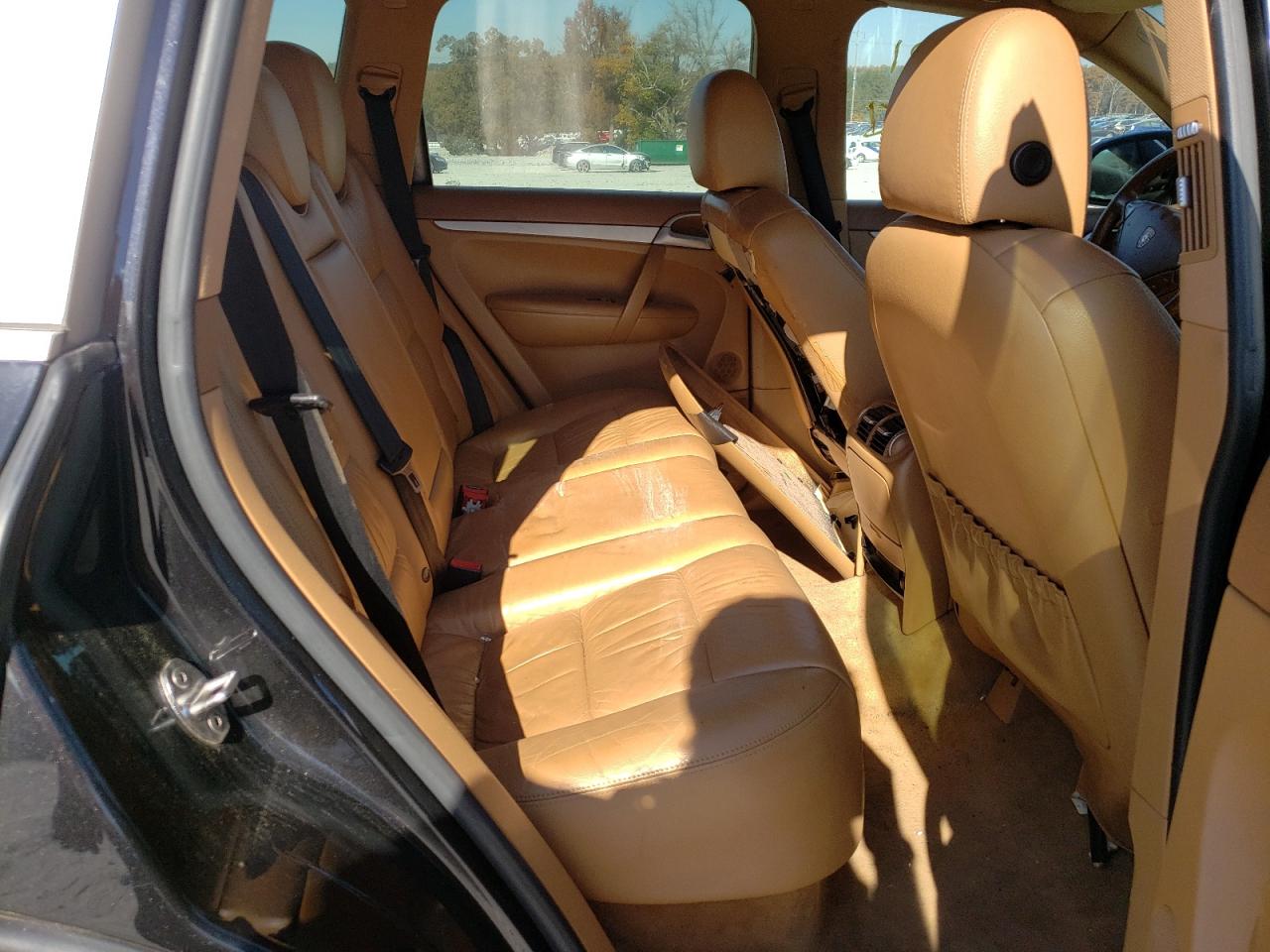Photo 6 from auction – 2005 PORSCHE CAYENNE with VIN WP1AA29P35LA21975